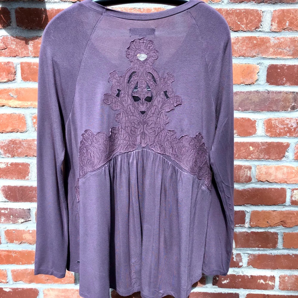 American Eagle Long Sleeve Shirt with Back Detail